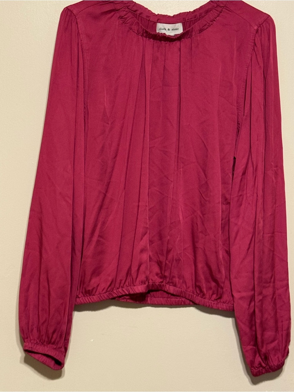 cloth & stone Berry Fizz Satin Feel Gathered Neck Puff Sleeve Soft Draped Blouse